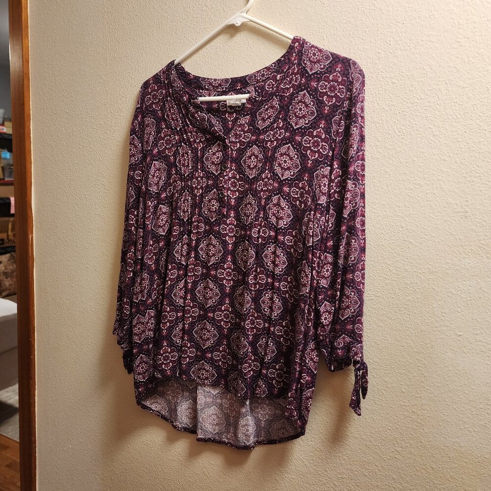 Westport Women's Blouse XL - Preowned Great Cond. No rips, holes or stains - Geo